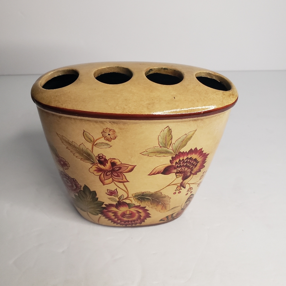 Vintage toothbrush holder. 176
